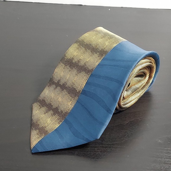 VINTAGE Gianni Versace Tie Mens Blue‎ Gold Silk Medusa Patterned Geometric 90s